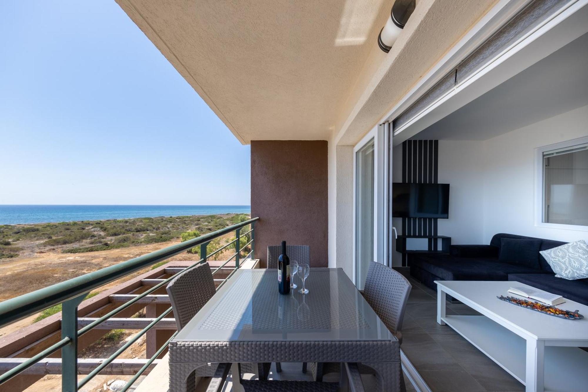 Thalassa Beach Resort & Spa Retreat Vokolidha Bagian luar foto