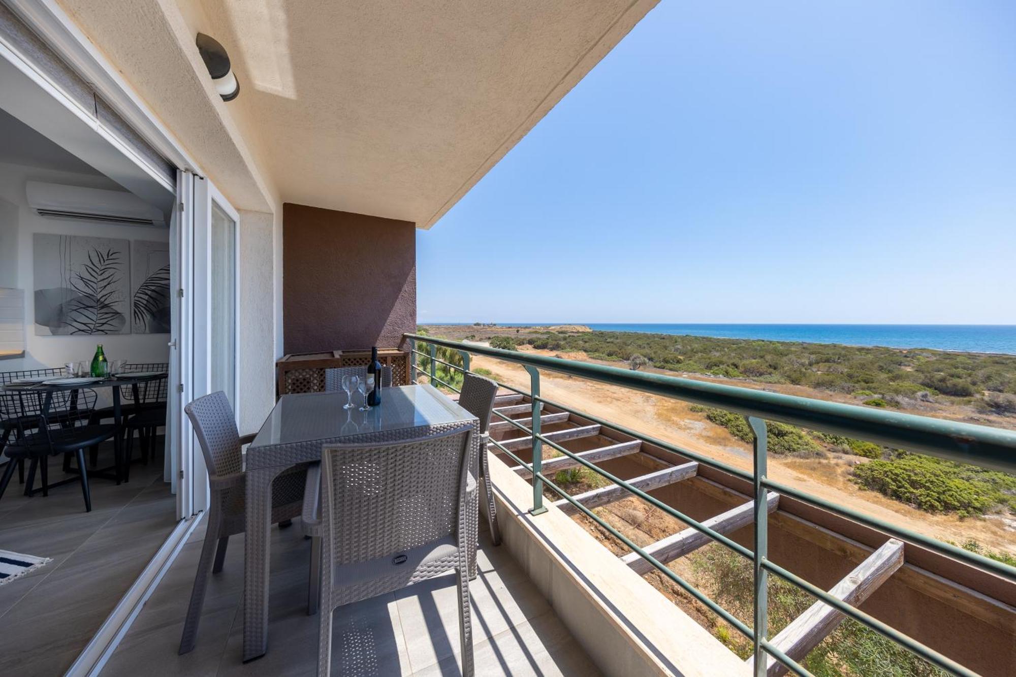 Thalassa Beach Resort & Spa Retreat Vokolidha Bagian luar foto
